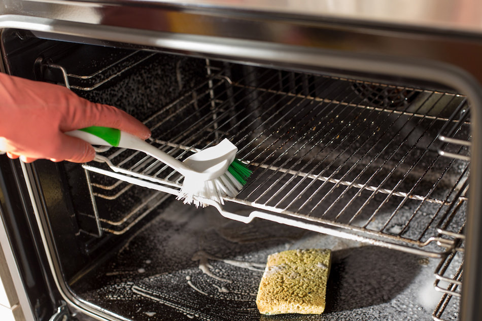 Tips and Tricks for Cleaning an Oven
